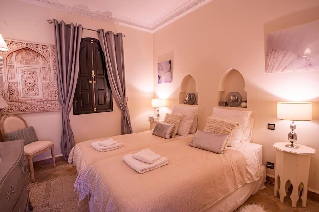 Dar Ines - Palmeraie, 250m2, Pool, Patio, Terrace Villa *